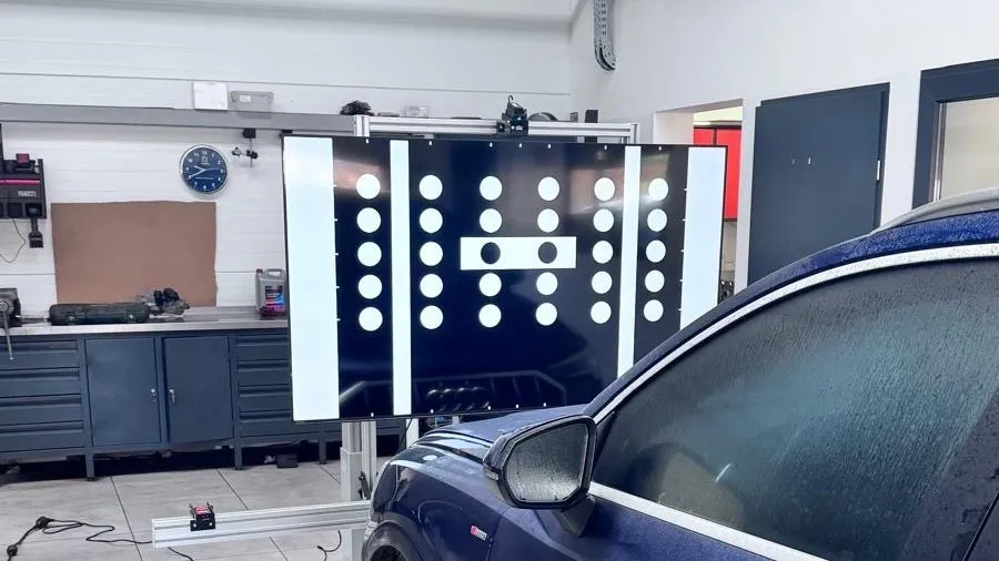 Kalibracja ADAS: dlaczego jest konieczna po wymianie szyby, zderzaka i geometrii? - PROFI-CAR Blog